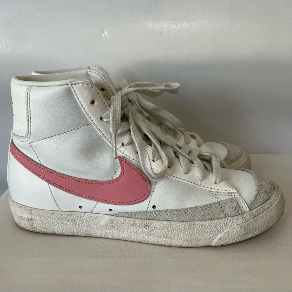 Nike Blazer Mid 77 High Top Sneakers Pink
